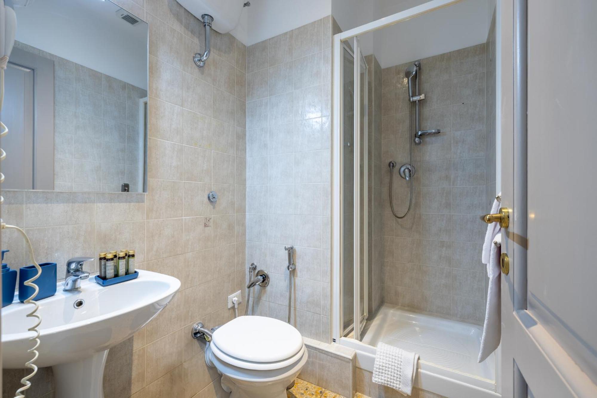 Next Stop Vatican Guesthouse Roma Ngoại thất bức ảnh